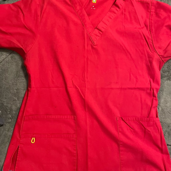 Scrub tops - Picture 10 of 16